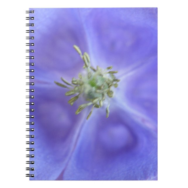 Aquilegia Flower Notebook Anteckningsbok Med Spiral (Framsidan)