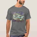 ** AR23 Monet Lily Dynors Pond Abstrakt Classic T Shirt<br><div class="desc">MÖRK GRÅTT Manar KORTÄRMAD Classic Monet vatten lily Lilies på en dammålning. Monet Lilies/ Lotus är turkosa blå. Energetiskt utökad Elegant Feminin romantisk Blommigt som målar upp konstnärlig, unik Kreativ Modern och romantisk Vintage. (SEARCH AR23 för liknande formgivning) "The is a Shabby chic, Feminine Girly Design". Denna design är Romantisk...</div>
