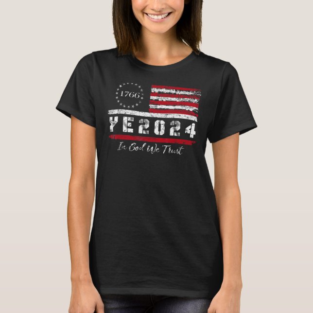 År 2024 i Gud vi litar på 1776 T Shirt (Framsida)