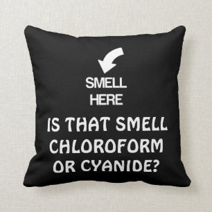 Är det Smell Cyanide eller Kloroform Joke Pillow? Kudde
