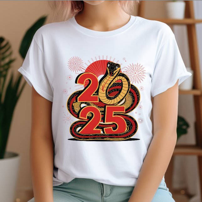 År för ormen 2025 | Kinesiska Zodiac 2025 T Shirt (Skapare uppladdad)