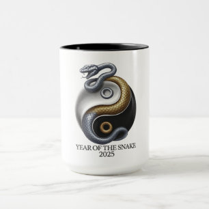 År för ormen 2025 Yin och Yang Mugg