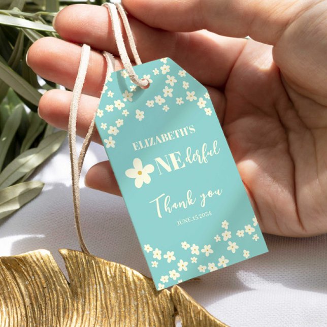 Är hon inte glad Daisy 1:a födelsedag, Cute Flower Presentetikett (Skapare uppladdad)