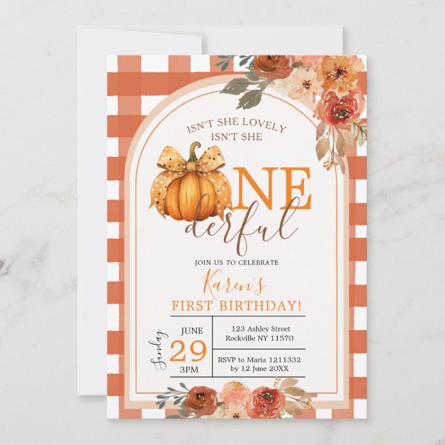 Är inte hon Onederful Pumpkin Orange Gingham? Inbjudningar (Framsida)