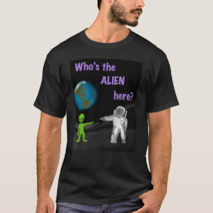 Är vem främlingen här? svart t-skjorta t-shirt