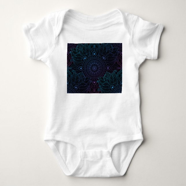 Arabesque Bliss: Oriental Mandala Magic T Shirt (Framsida)