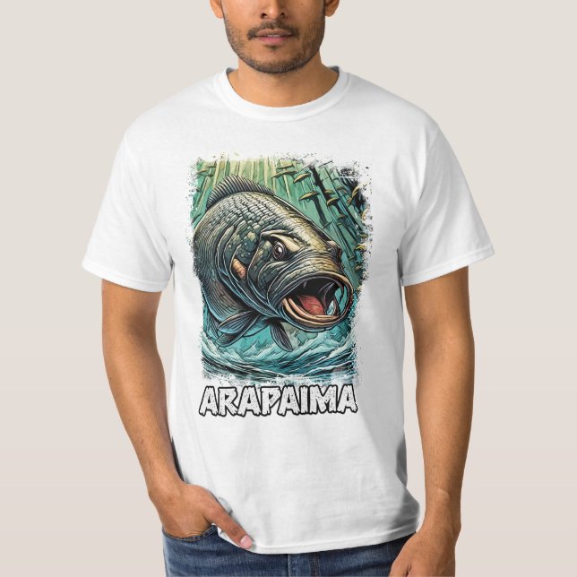 Arapaima Gigas Monster Fish for EXTREME Fisherman T Shirt (Framsida)