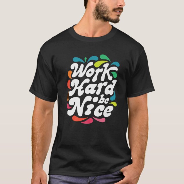 Arbeta hårt för att effektivt bekämpa mobbning kvi t shirt (Framsida)
