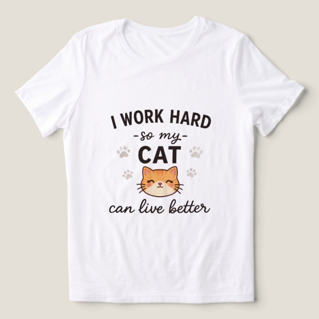 Arbetar Hårt Kattälskare Rolig T-Shirt (Design Framsida)