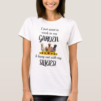 Arbete i trädgårdshögar med silkiekycklingar t shirt
