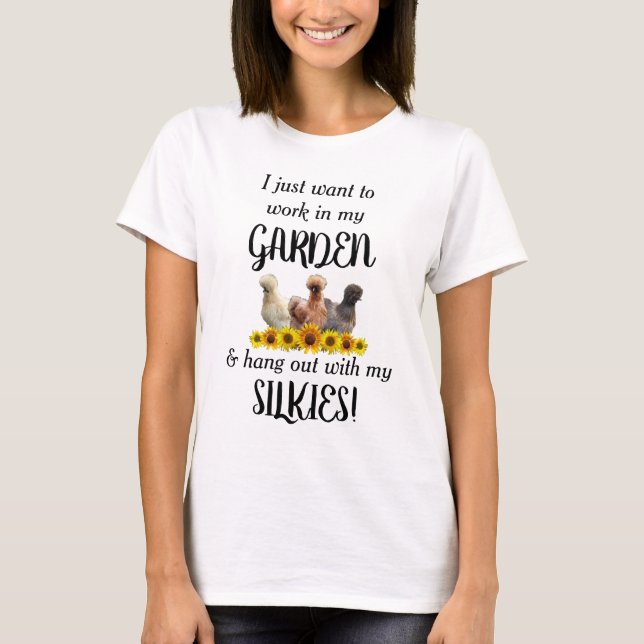 Arbete i trädgårdshögar med silkiekycklingar t shirt (Framsida)