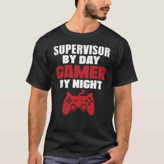 Arbetsledare av daggameren vid natt t shirt