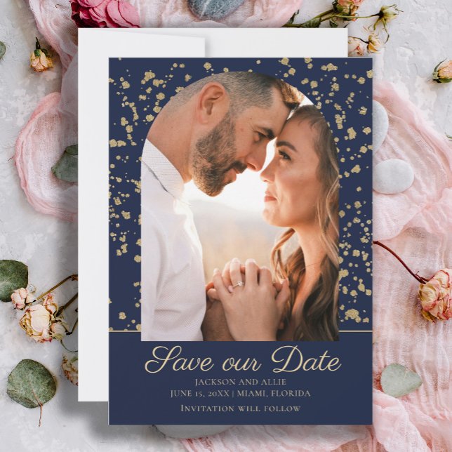Arch Dome Photo Bröllop vid marinblått Guld Glitte Spara Datumet (Elegant navy blue and gold wedding Save-the-Date arch photo announcement card.)