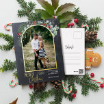 Arch Greenery God jul Photo Chalkboard<br><div class="desc">Den här konstruktionen har vattenfärgen holly och eukalyptus runt ett bågat bild med guld foil ram.</div>