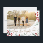 Arch Winter Botanicals Photo jul Julkort<br><div class="desc">Med våra ursprungliga handmålade vinterbär och bladverk, redigerbart penselskript hälsning och en bågfoto. Kortets baksida levereras med ett matchande mönster och en punkt för ytterligare foto och anpassningsbar. Vill du anpassa ännu mer? Klicka på "Redigera med Design Verktyg". Se till att du har roligtens flytta runt teckningarna, byter typsnitt och...</div>