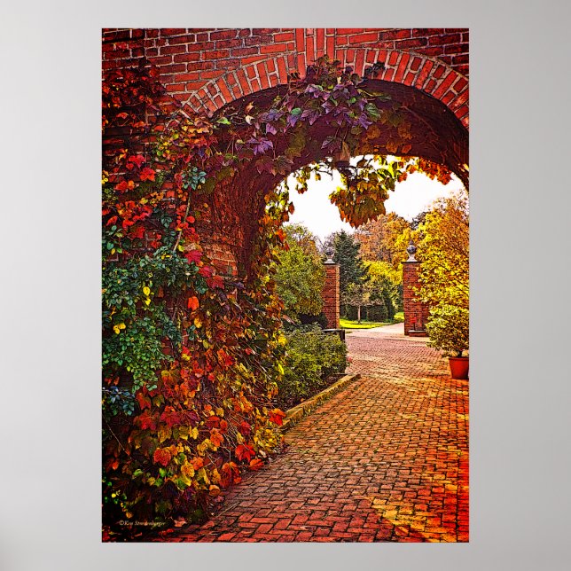 ARCHED BRICK ENTRYWAY, FALL FOLIAGE, GARDEN BEYOND POSTER (Framsidan)