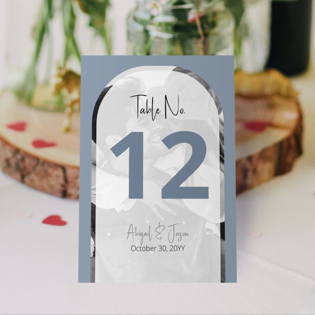 Arched Bröllop Photo Minimalist Dusty Blue Bordsnummer (Arched Wedding Photo Table Numbers in Dusty Blue with Your Photo as Backgaround)