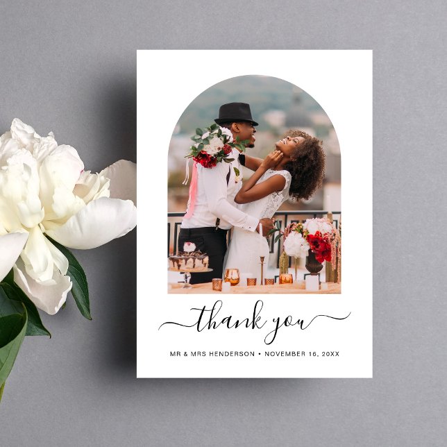 Arched Photo Bröllop Tack Kort (Celebrate your love story with a thank you card showcasing your photo in an elegant arch frame)