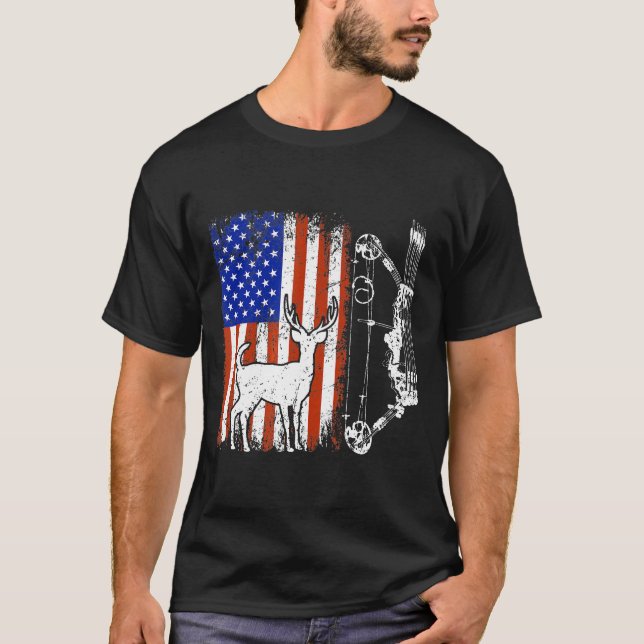 Archery Hjort Hunter Bow Hunting Us Flagga Patriot T Shirt (Framsida)