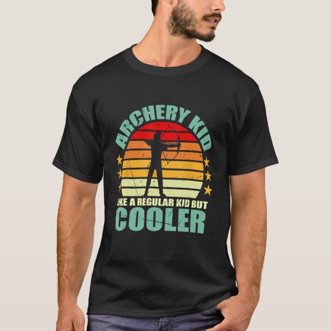 Archery Kid Funny Bow and Arrow Young Archer T Shirt (Framsida)