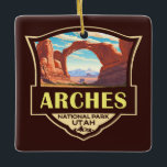 Arches National Park Illustration Retro Julgransprydnad Keramik<br><div class="desc">Archar vektorteckningens design. Parken ljuger norr om Moab i delstaten Utah. Vid gränsen till Colorado-floden i sydost kallas det för mer än 2 000 naturliga sandstensbågar.</div>