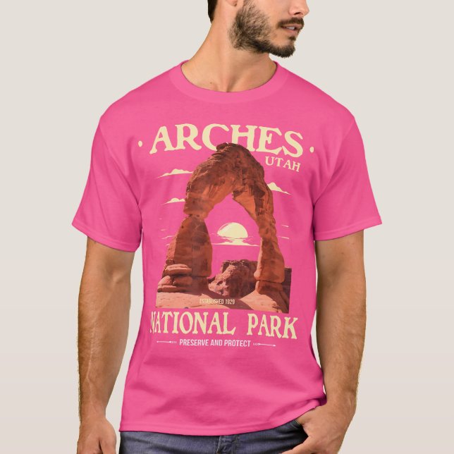 Arches National Park - Retro Hiking Camping Älskar T Shirt (Framsida)