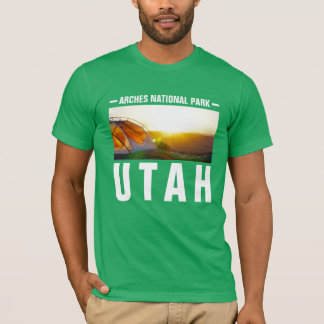 ARCHES NATIONAL PARK UTAH CAMPING GRAPHIC MANAR T SHIRT