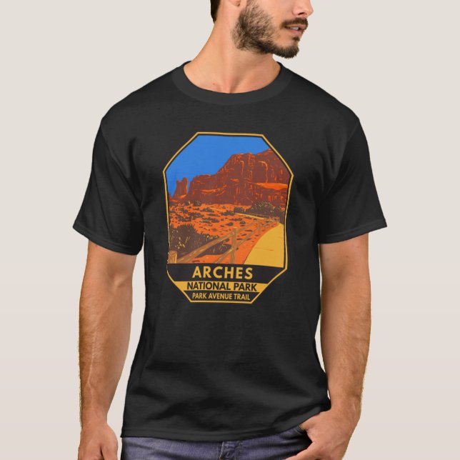 Arches National Park Utah Park Avenue Trail T Shirt (Framsida)