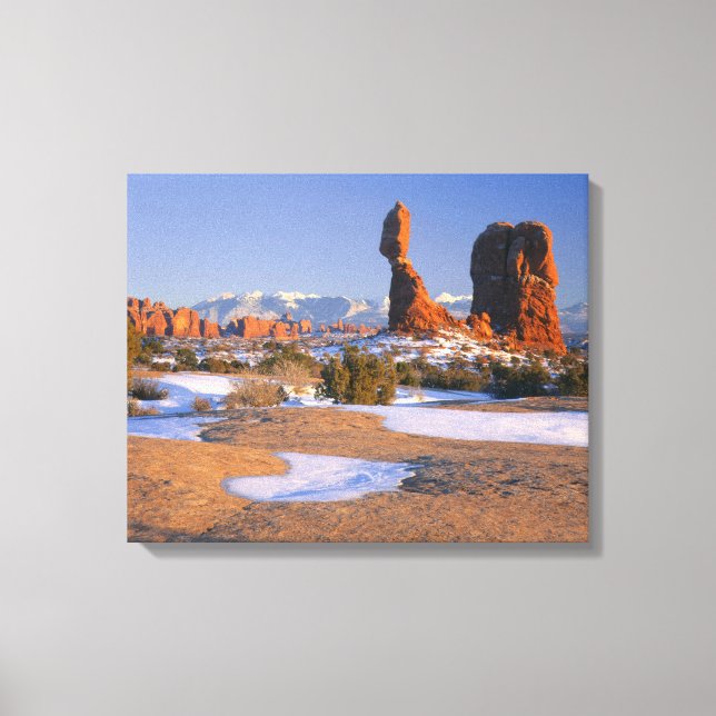 ARCHES NATIONAL PARK, UTAH. USA. Balanced Rock Canvastryck (Framsida)
