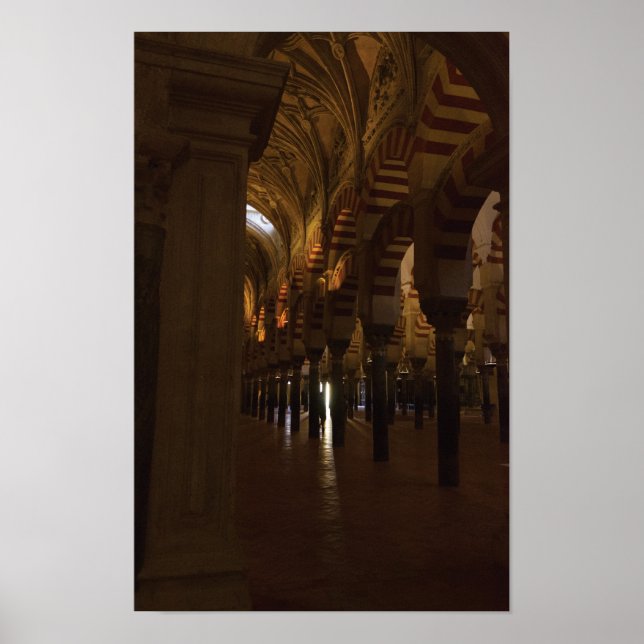 Arches of Córdoba Mosque-Cathedral - Photography Poster (Framsidan)