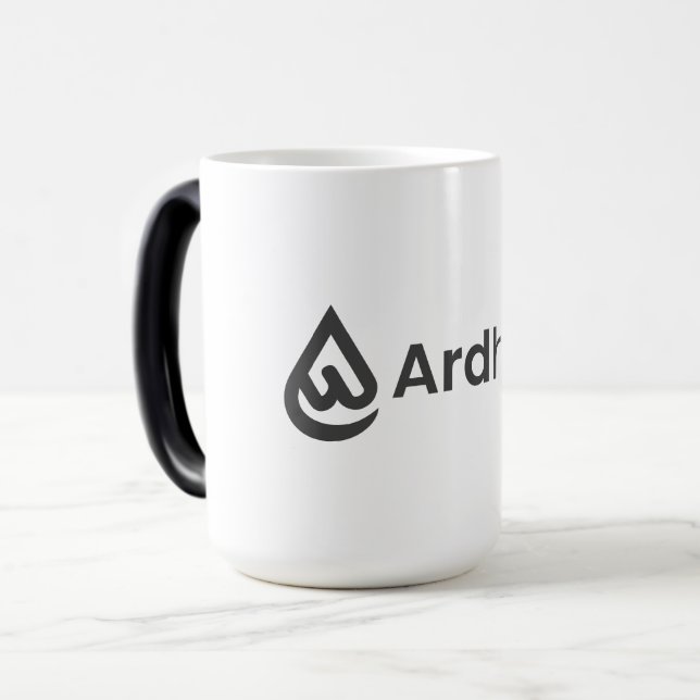 Ardhon varumärkesmerch - visa din stil, på ditt sä magisk mugg (Framsida vänster)