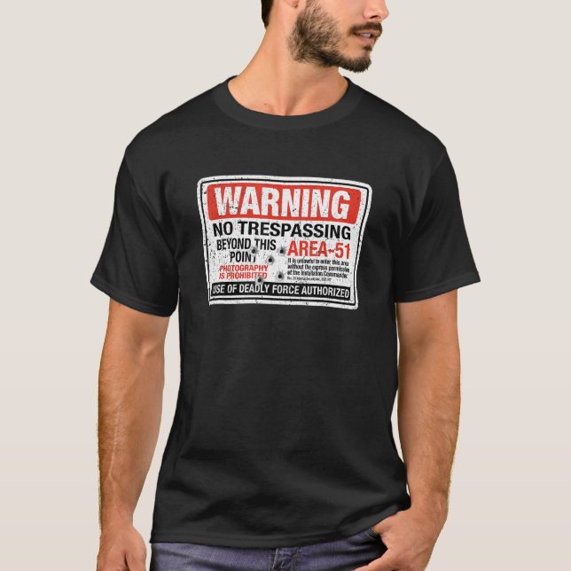 Area 51 Warning Sign Extraterrestrial Highway Neva T Shirt (Framsida)