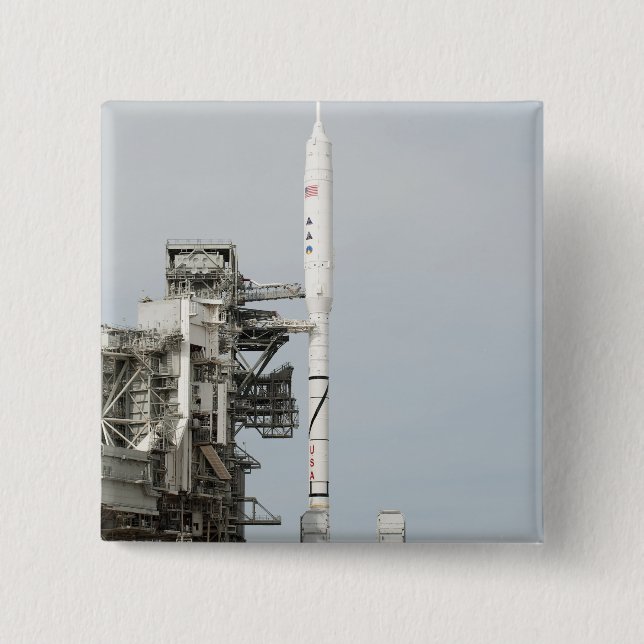 Ares I-X-raketen visas på startplattan 2 Knapp (Framsida)