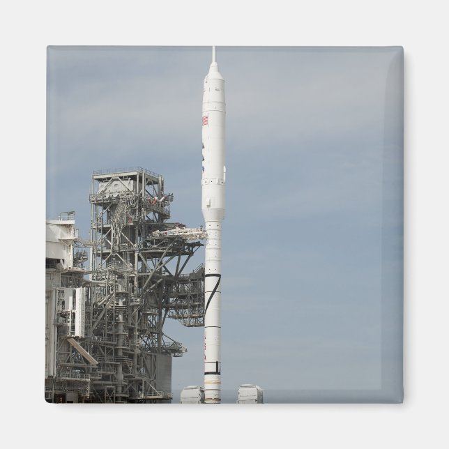 Ares I-X-raketen visas på startplattan Magnet (Framsidan)