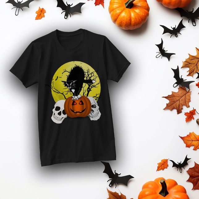 Arg Halloween Cat står på en Pumpkin T Shirt (Skapare uppladdad)