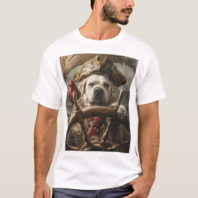 Arg Hund i Pirat Hat Styr Frakten T-shirt (Framsida)
