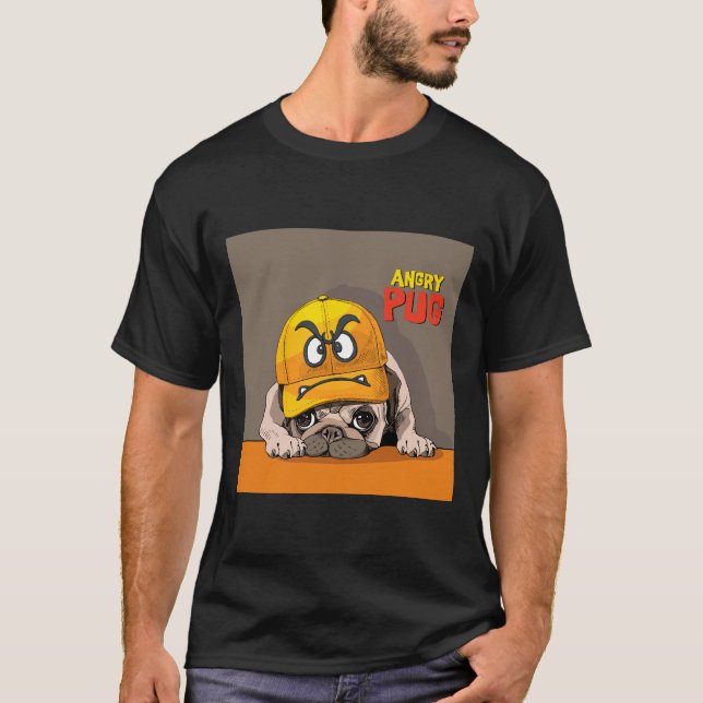 Arg Pug.Cute Pug har en rolig arg som Essent T Shirt (Framsida)