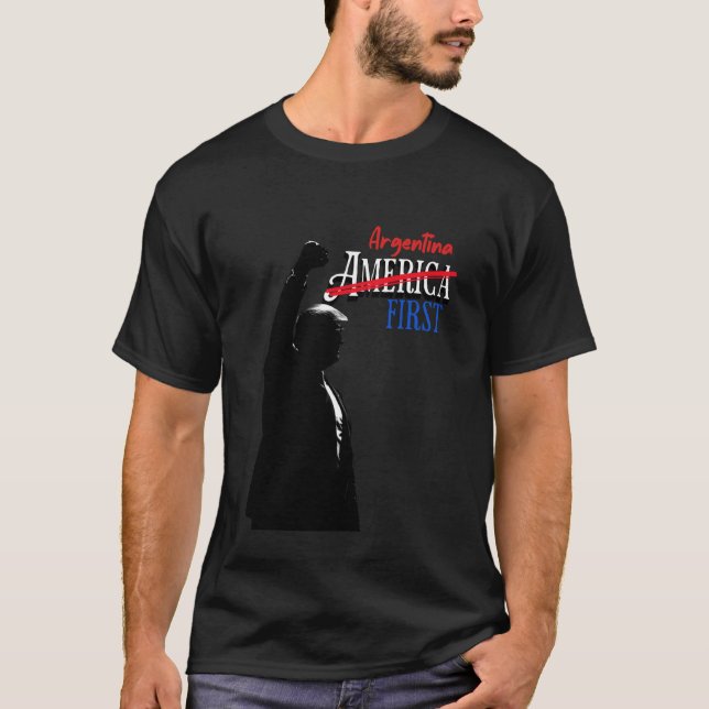 Argentina Första Politiska Design med Höjd Näve  T Shirt (Framsida)