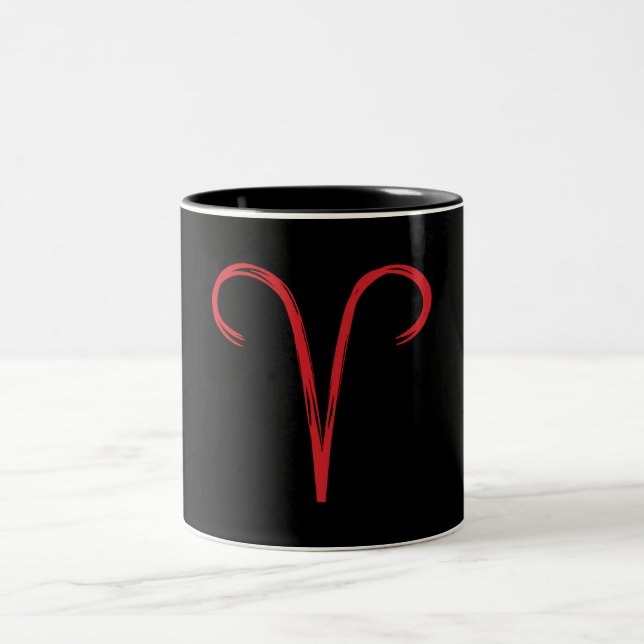 ARIES: Ram Red Brush Fire Sign Astrology Zodiac Två-Tonad Mugg (Center)