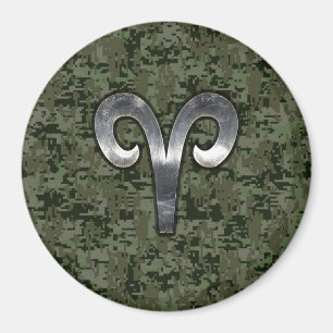 Aries Zodiac Sign på Woodland Grönt Digital Camo Magnet