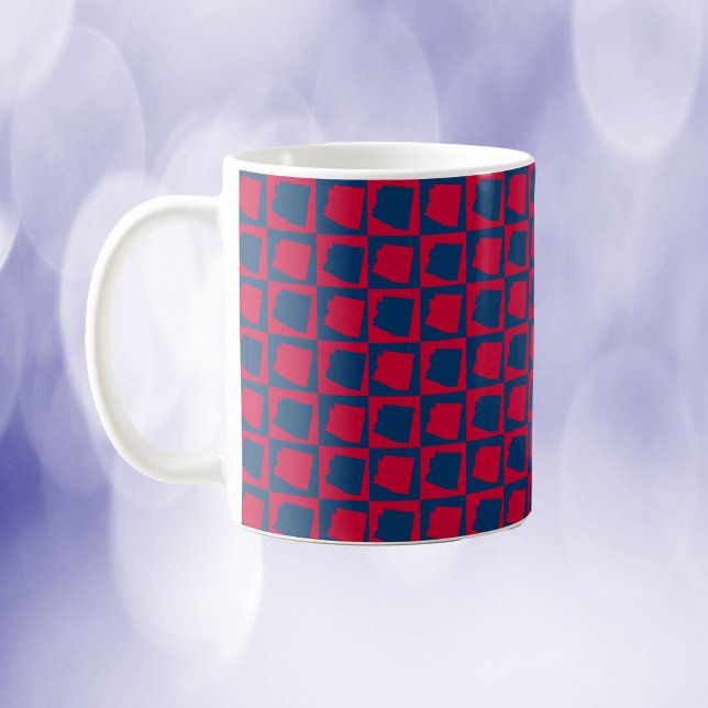 Arizona Red och Blue Mönster Kaffemugg (A mug with a red and blue pattern featuring the US state of Arizona.)