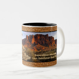 Arizona Superstition Mountain Cactus Faux Leather Två-Tonad Mugg