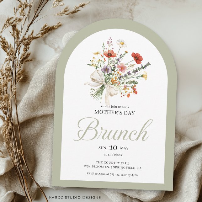 Ark Floral Bukett Morsdag Brunch Inbjudan (Arched shape invitation shown in 5x7 in. Choose size, paper, and corner style.)
