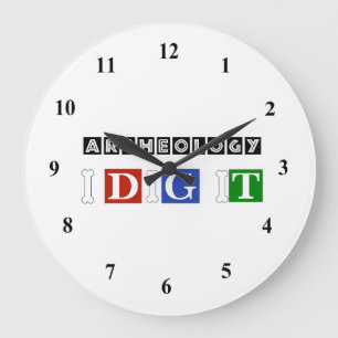 Arkeologi jag Gräver Stor Klocka