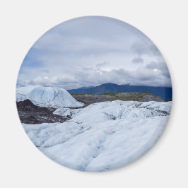 Arktiskt glaciärlandskap med snö och toppar magnet