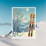 Arlberg Österrike Europa skidsemester retro vykort<br><div class="desc">Servus från de snöiga bergen i Arlberg,  Österrike,  i Europa! Vi hoppas att du har en underbar skidsemester. Detta vykort visar en vacker blågrå bergslandskap med retro-skidor i orange tribal-mönster.
Alla textfraser kan anpassas efter dina önskemål!</div>