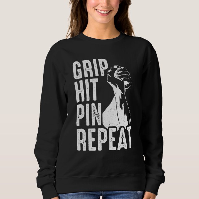 Arm Bar Wrestling Grip Hit Pin Repeat T Shirt (Framsida)