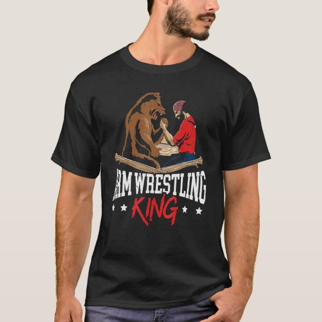 Arm Wrestling Kung Grip Pin Arm Wrestler T Shirt (Framsida)