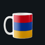 Armenien Flagga Ceramic Mugg<br><div class="desc">Fira Armeniens rik och kultur med detta armeniska Flagga keramiska Mugg. Med den sjudande trifärgen röd, blå och orange visningar mugg stolt den armeniska flagga, skapar det en perfekt för alla med armeniska rötter eller en djup uppskattning för land. Idealisk för att du njuter av ditt morgonkaffe, te eller vilken...</div>