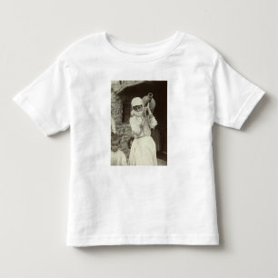 Armeniska land-tjejen, Yerevan Tee